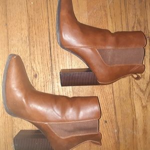 Womens boots size 11